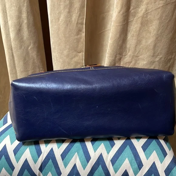 Dark blue Dooney And Bourke leather handbag - Picture 5 of 7